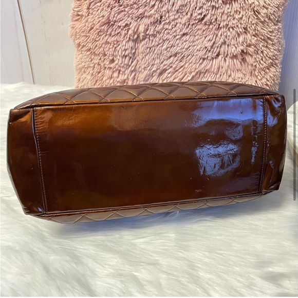 Chanel Grand Shopping Tote Bronze Patent Leather - Picture 3 of 10